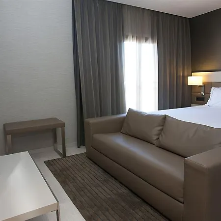 Hotel Ac Colón By Marriott 4*