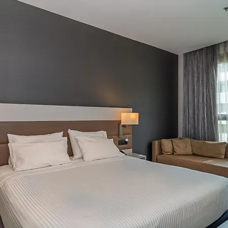 Ac Colón By Marriott 4*