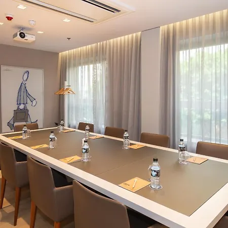 Ac Colón By Marriott Hotel