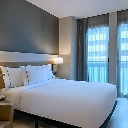 Hotel Ac Colón By Marriott