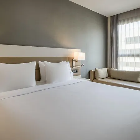 Hotel Ac Colón By Marriott Valencia